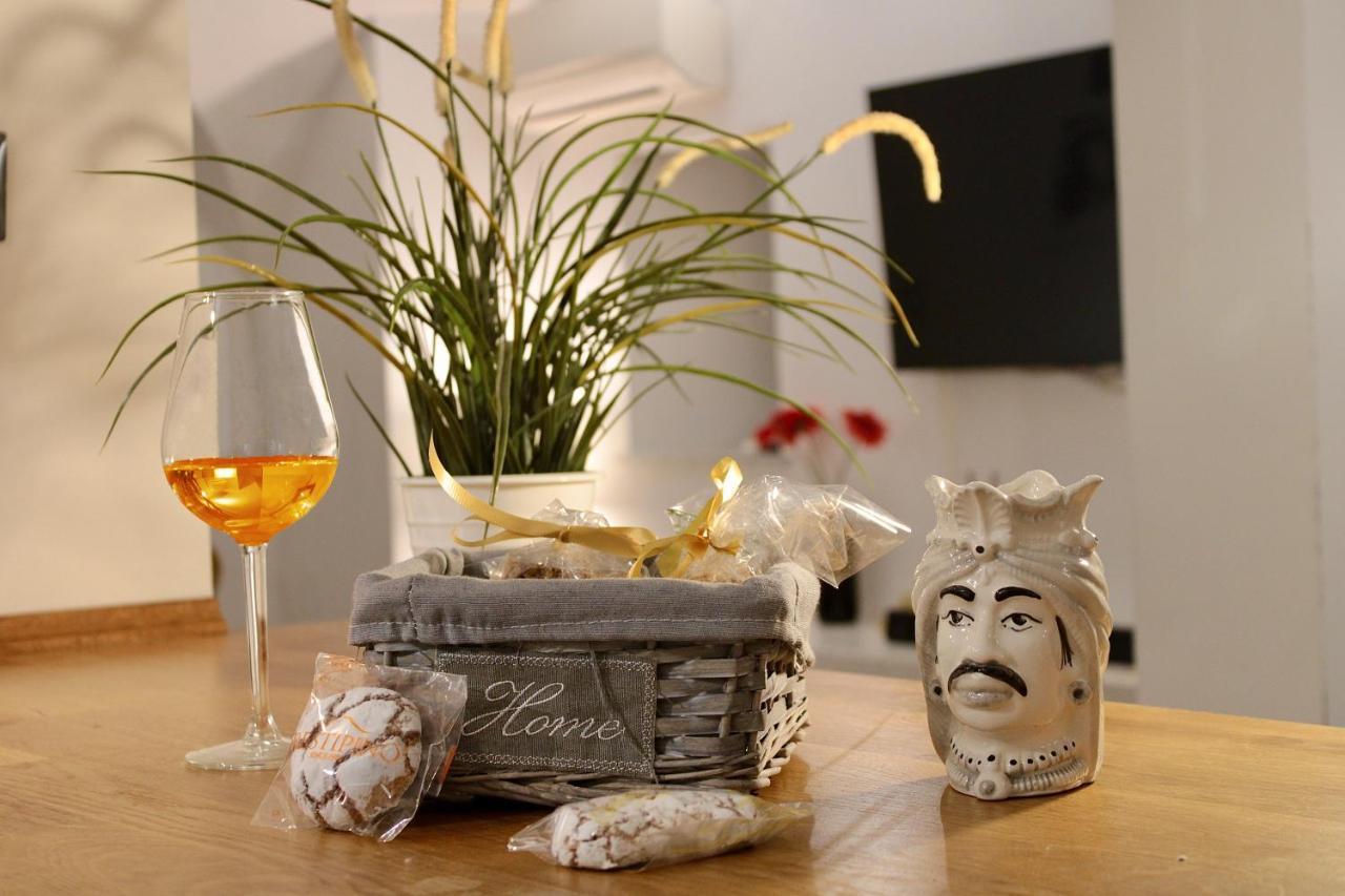 Vhome Exclusive Living Room Catania Bagian luar foto